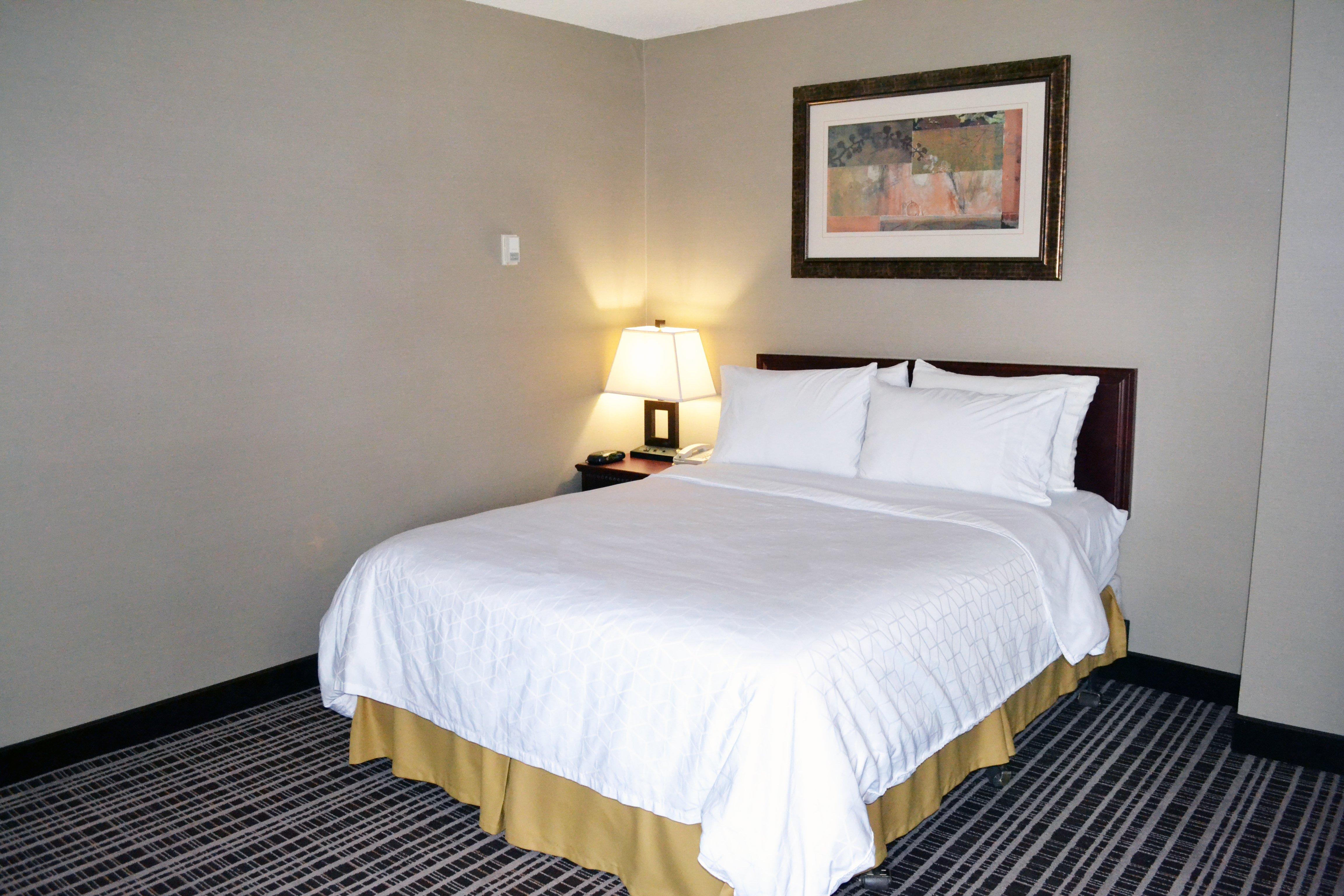 Holiday Inn Express Red Deer By Ihg Екстериор снимка