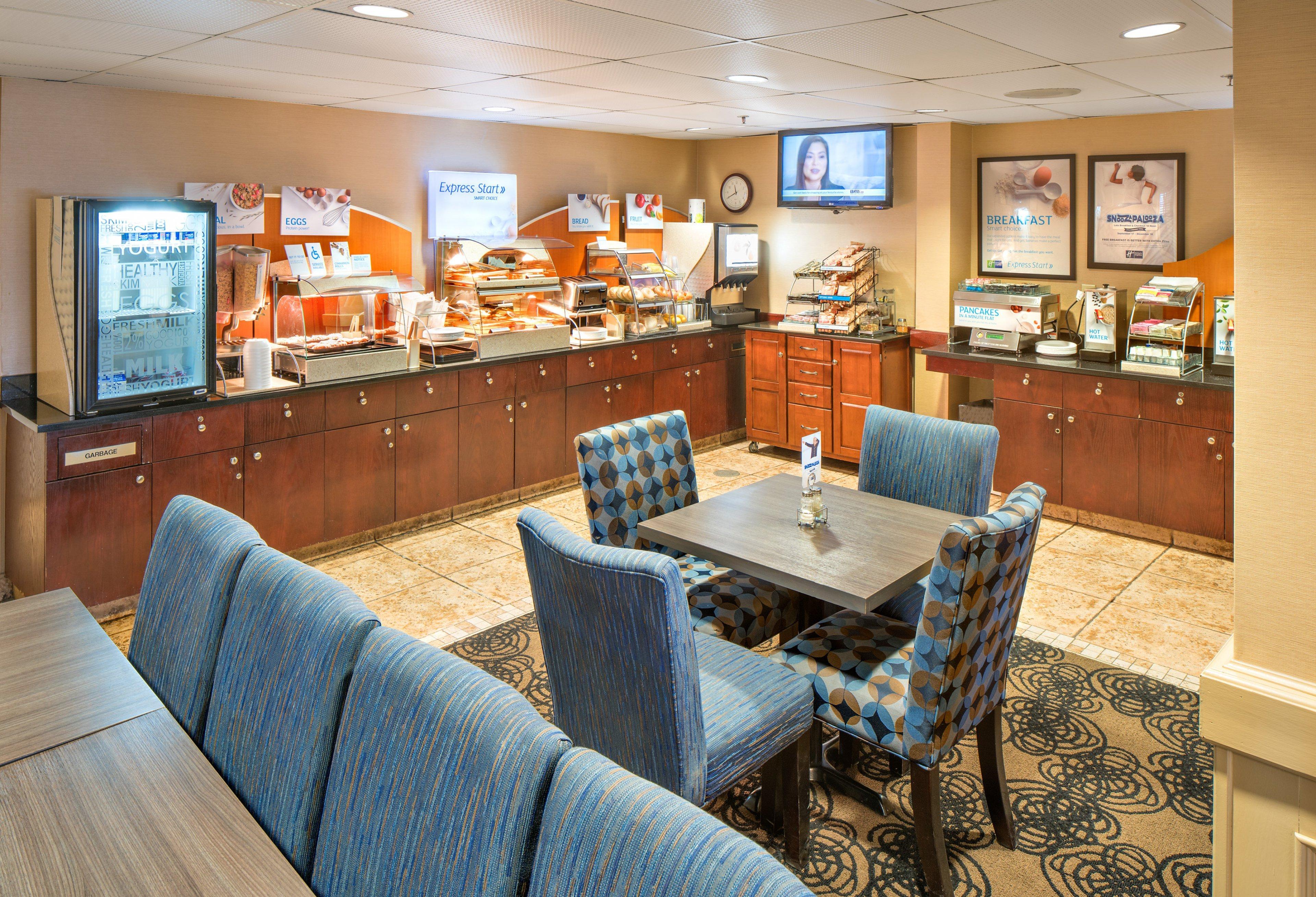 Holiday Inn Express Red Deer By Ihg Екстериор снимка
