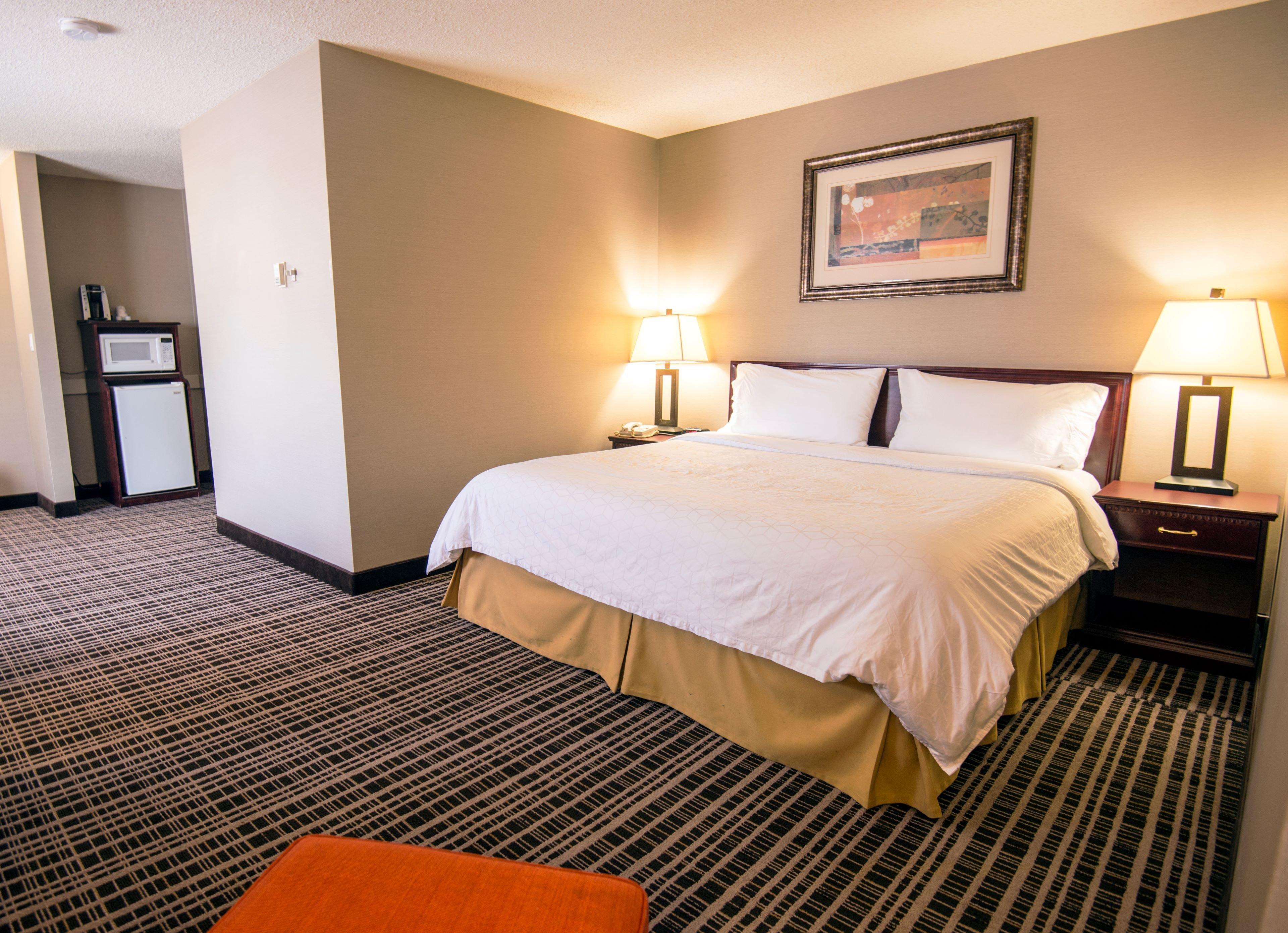 Holiday Inn Express Red Deer By Ihg Екстериор снимка