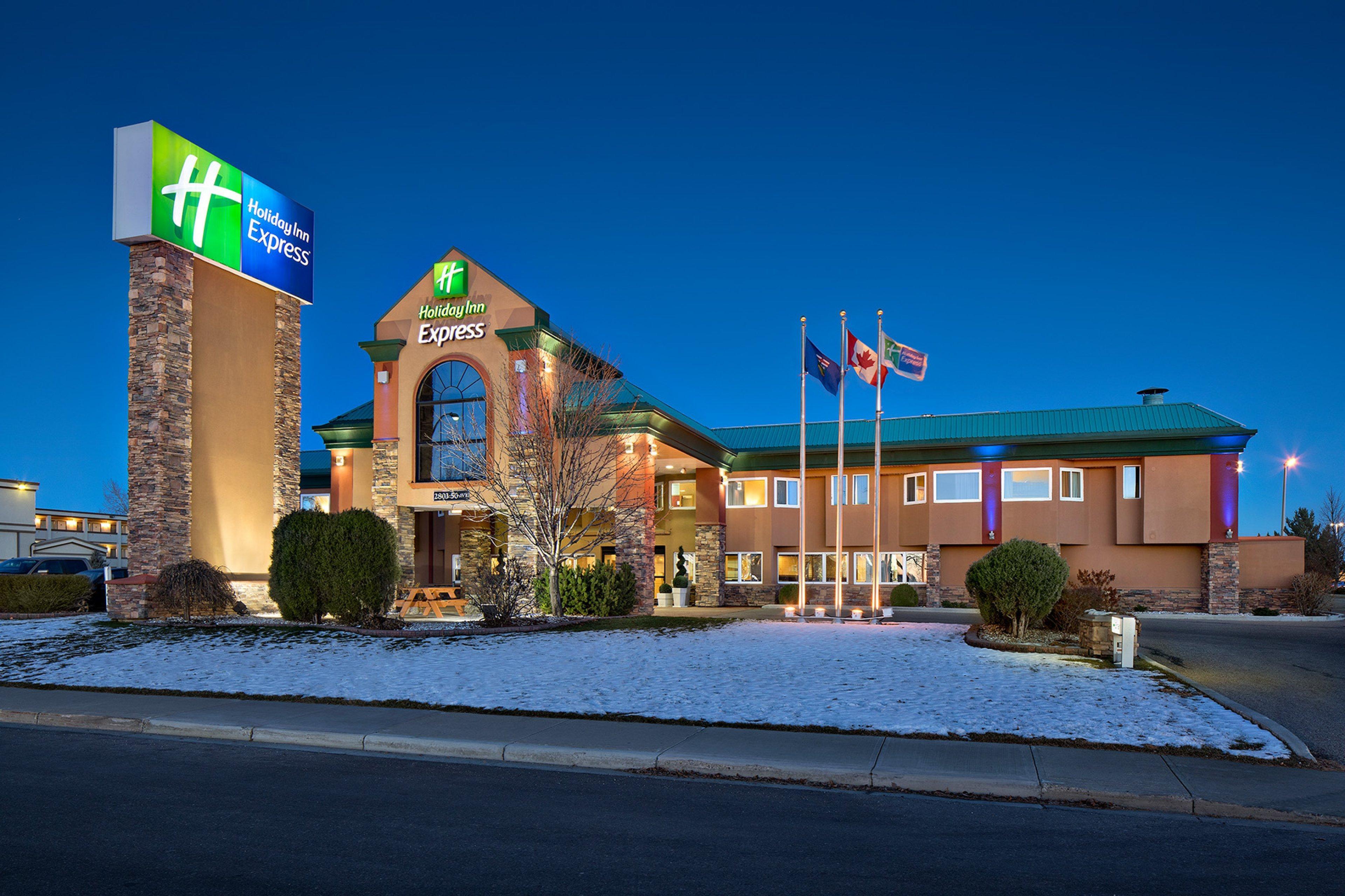 Holiday Inn Express Red Deer By Ihg Екстериор снимка